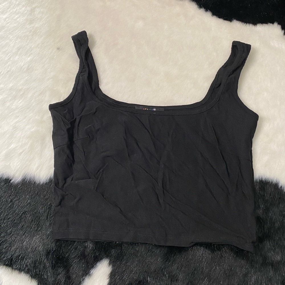 Delia’s black croptop